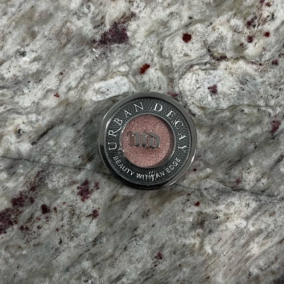 Urban Decay Other - NWOT Urban Decay Snatch Single Eyeshadow